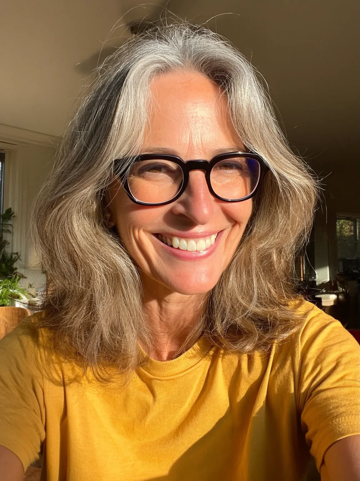 Silver Wavy Shoulder-Length Layered Cut